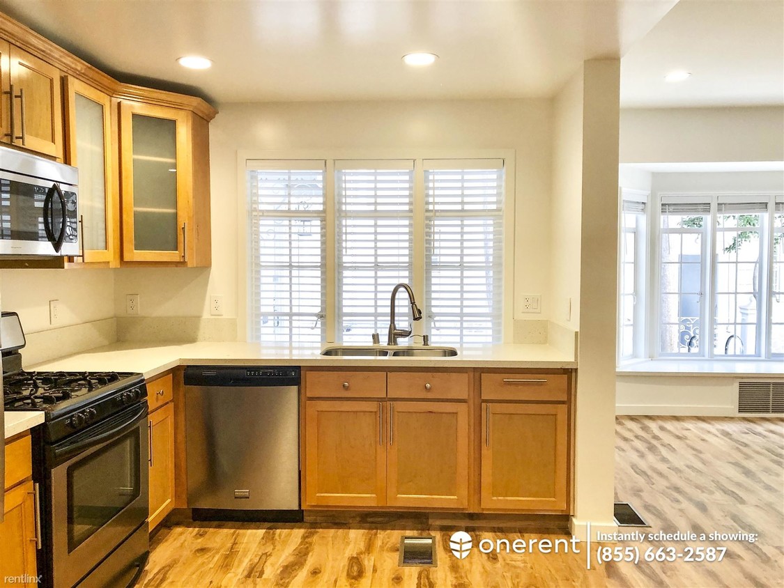 Foto principal - 746 1/2 S Ridgeley Dr