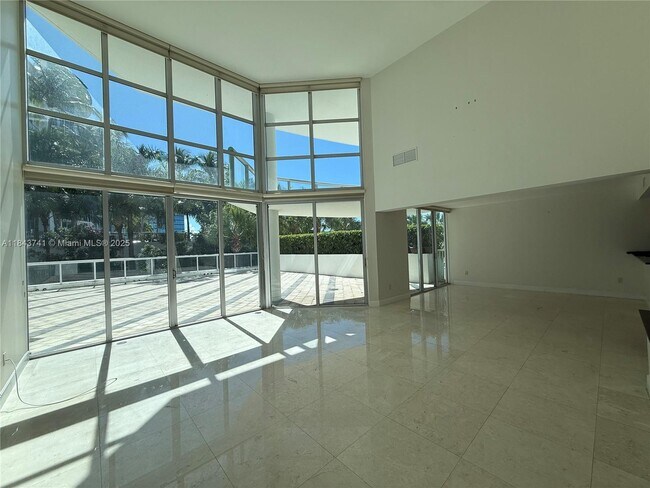 Foto del edificio - 3131 NE 188th St