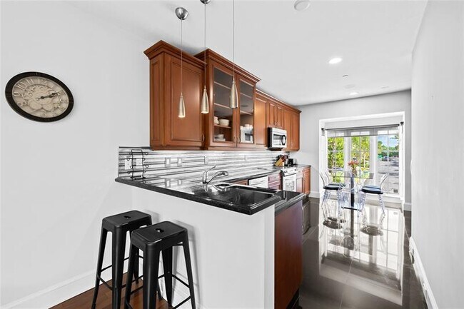 Building Photo - 437 Juno Dunes Way
