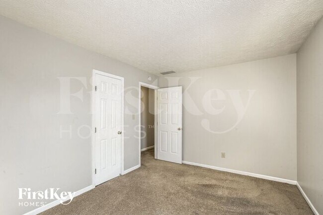 Building Photo - 3661 Crickwood Cir