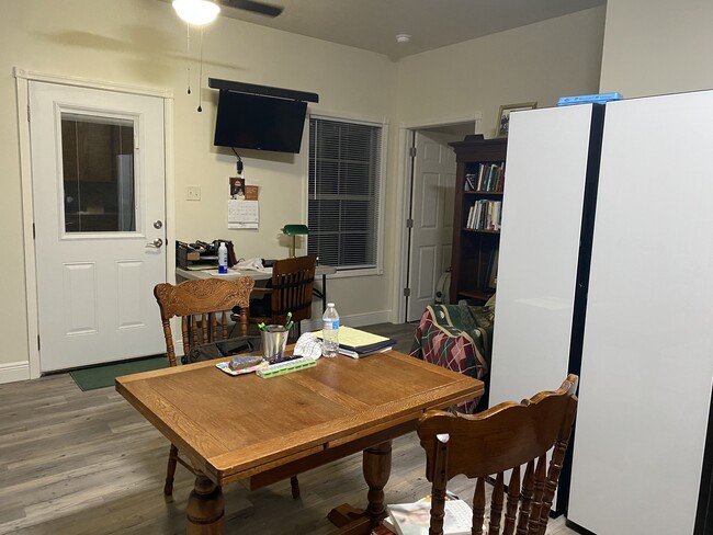 Living Room - 948 Palmer Chapel Rd