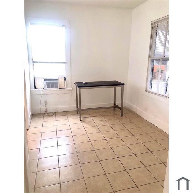 Foto del edificio - 1016 63rd Rear St