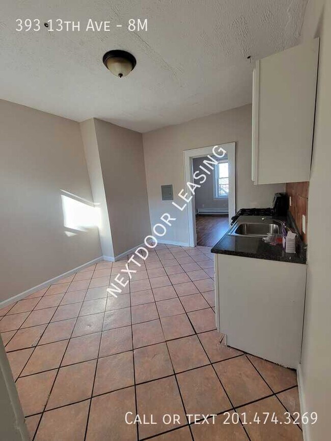 Foto del edificio - 393 13th Ave
