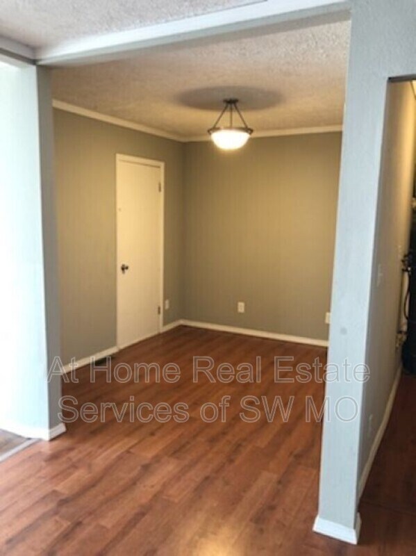 Foto del edificio - 2074 N Columbia Ave