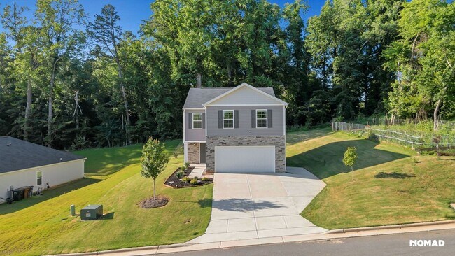 Foto del edificio - Charming 4BR House in Greensboro