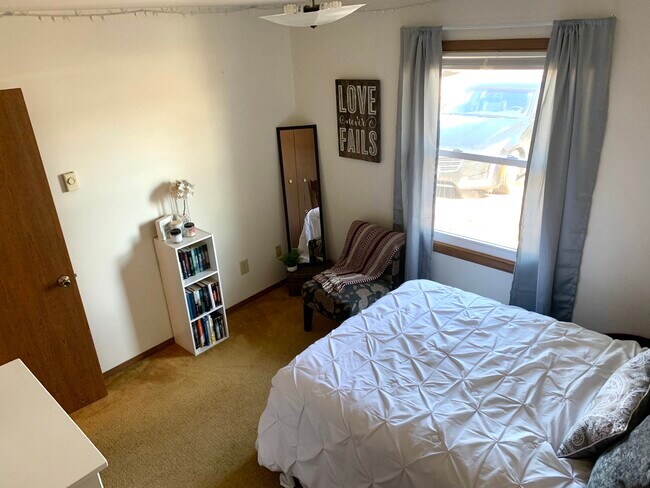 Foto del edificio - 1120 W Hamilton Ave