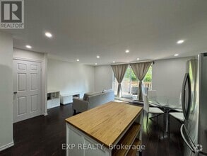 Building Photo - 1050-1050 Falgarwood Dr