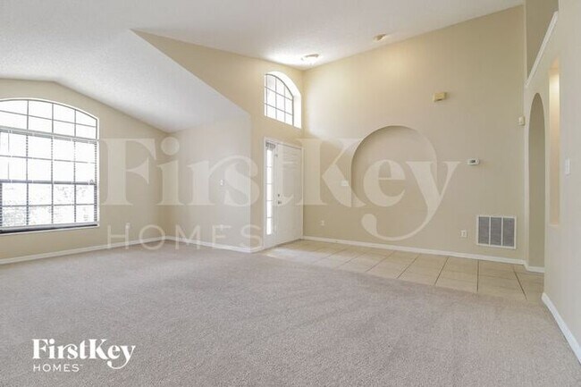Foto del edificio - 2207 Pebblewood Dr