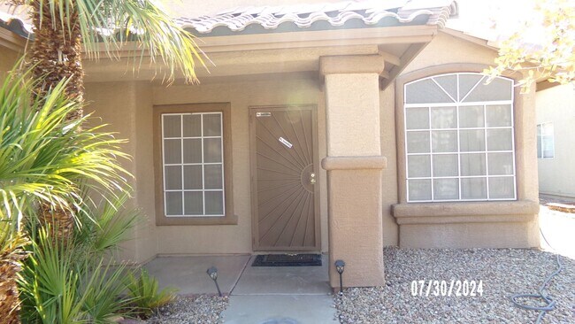 Building Photo - Green Valley Single Story 4 bedroom 2 bath