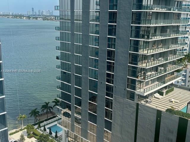 Foto del edificio - 601 NE 23rd St