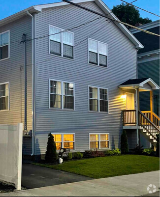 Building Photo - 84 Glenham St
