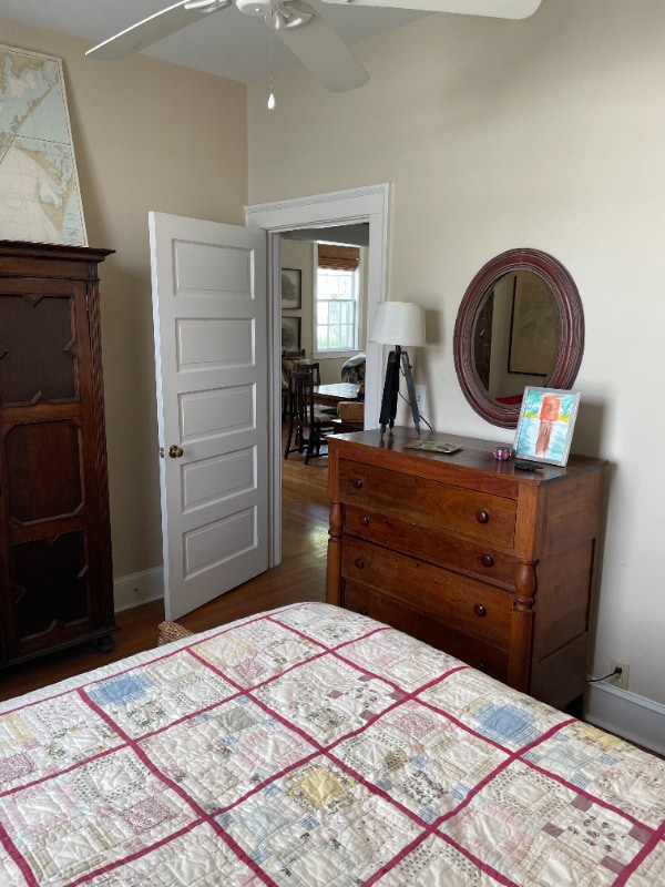 Building Photo - 2010 Shepard St