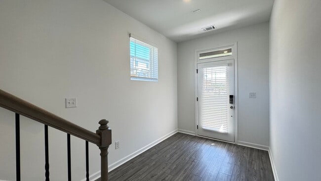 Building Photo - 9 Peeples Dr