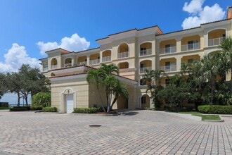 Building Photo - 31 Harbour Isle Dr W