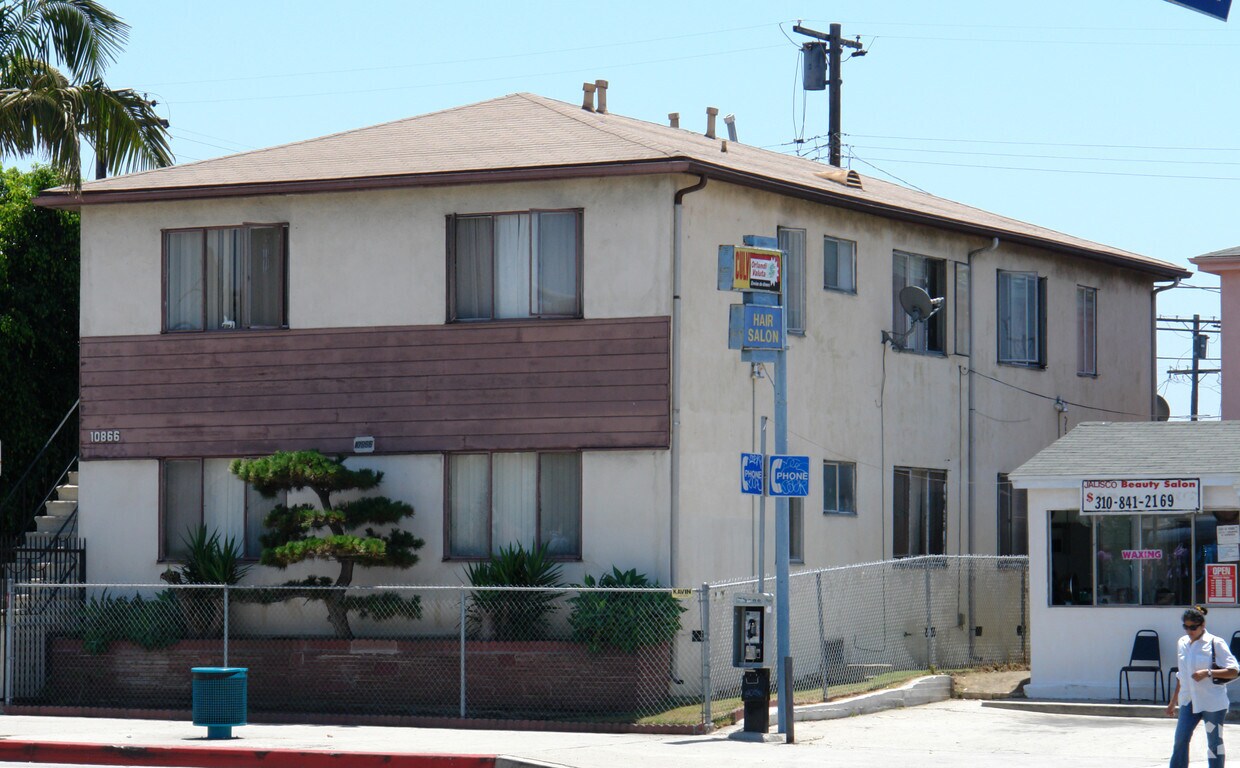 Building Photo - 10866 Venice Blvd