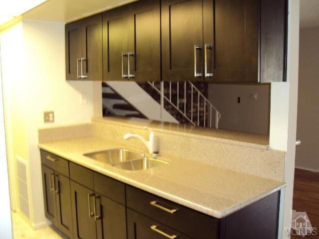 Building Photo - 2615 Sextant Ave