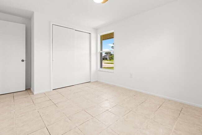 Foto del edificio - 1057 Tropical Ave NW