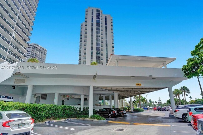 Foto del edificio - 20515 E Country Club Dr