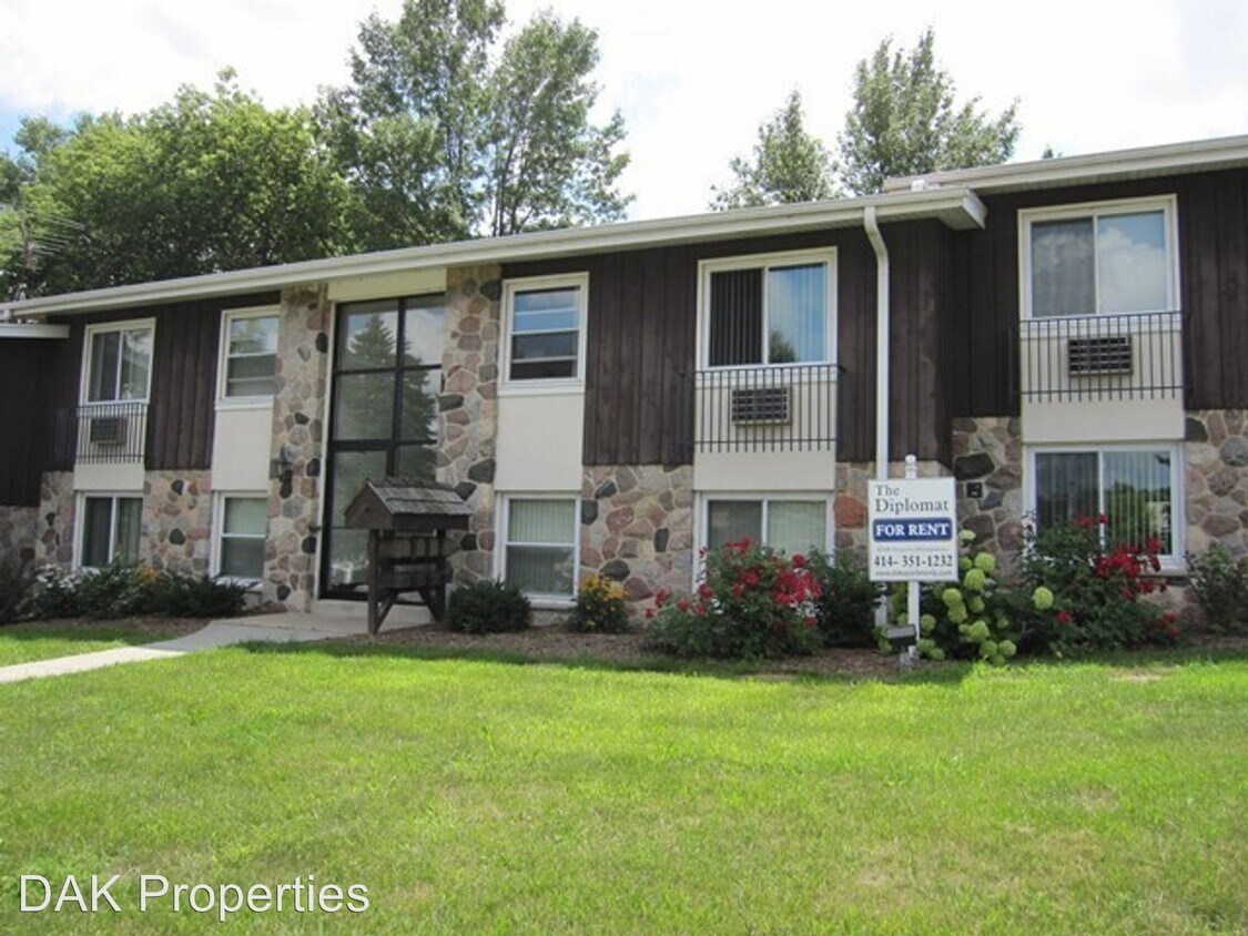 Primary Photo - N84W15467-W15467 Menomonee Ave