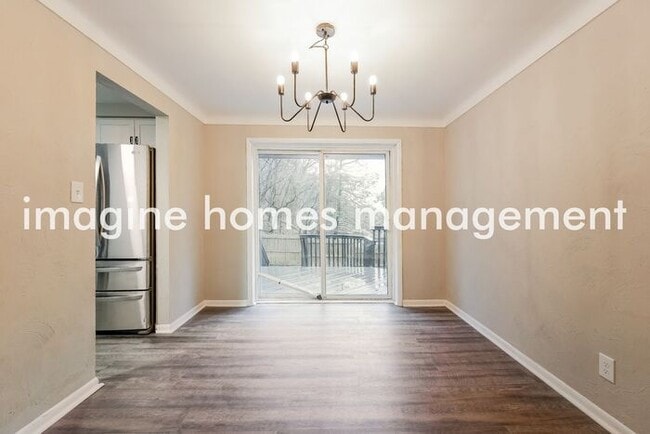 Building Photo - Large 5 Bedroom Single Family Home in Plum...