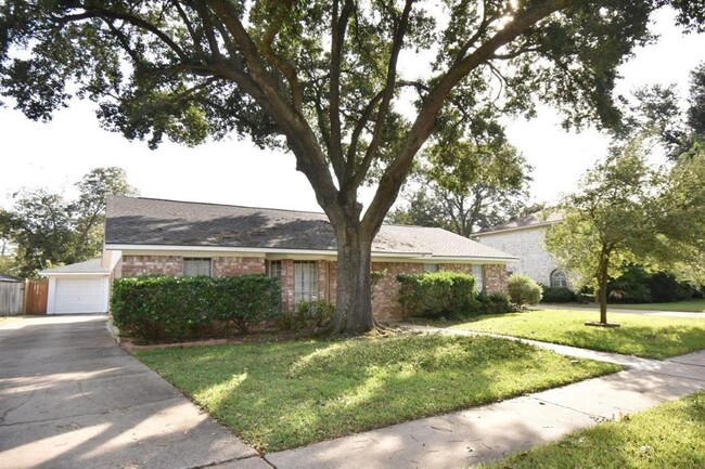 Building Photo - 431 Applewhite Dr