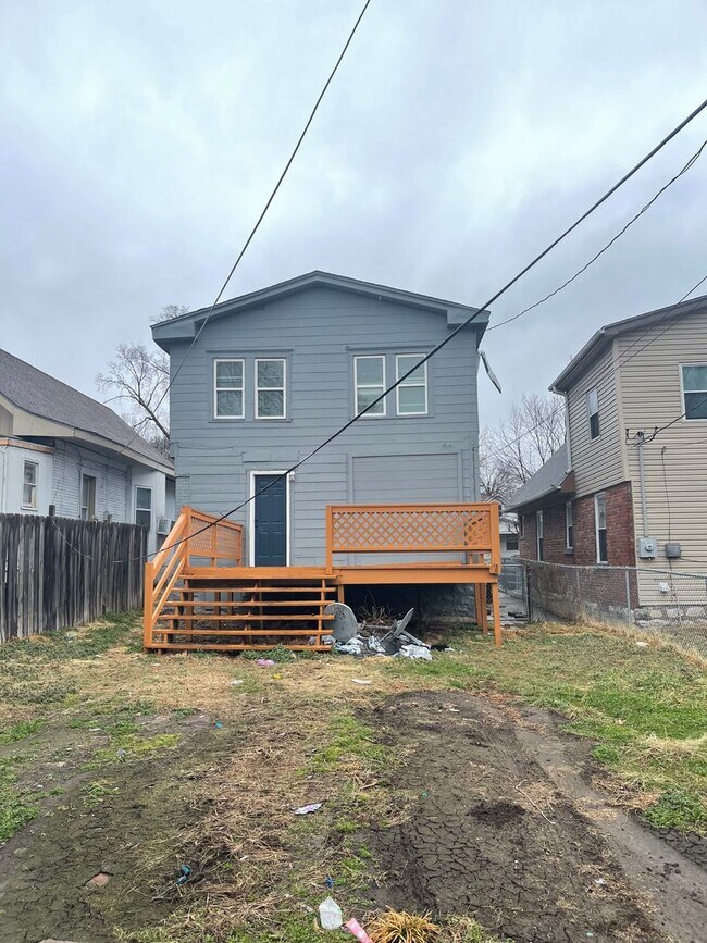 Foto del edificio - Huge 4 Bedroom house for rent !!!!!!