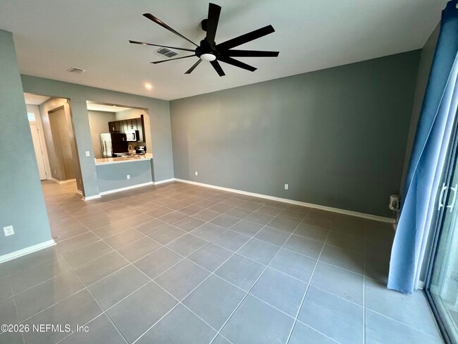 Building Photo - 233 Annies Pl