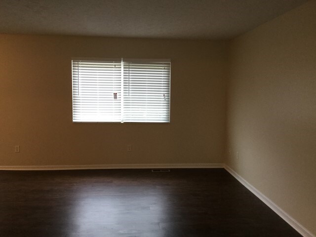 Foto del edificio - 105 Paddock Ln