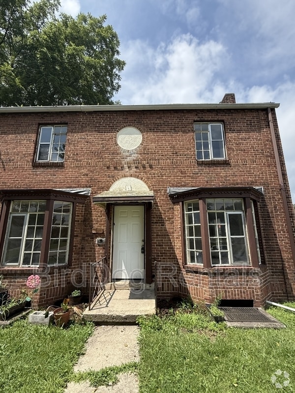 Building Photo - 1025-1027-1027 Lilley Ave