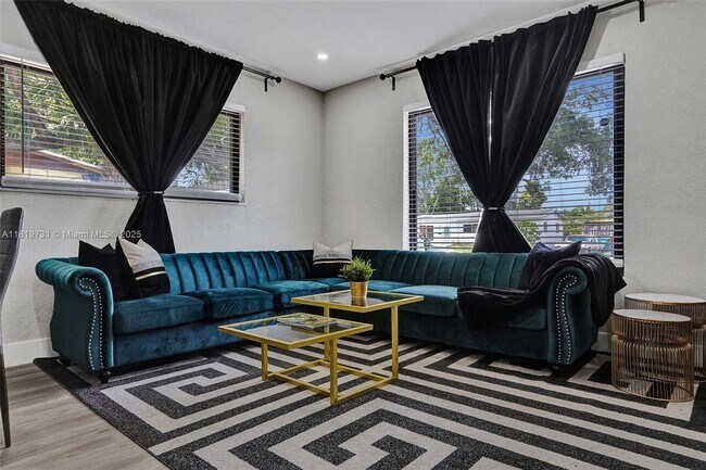 Foto del edificio - 1324 NE 151st St