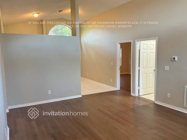 Building Photo - 2391 Eastwood Dr