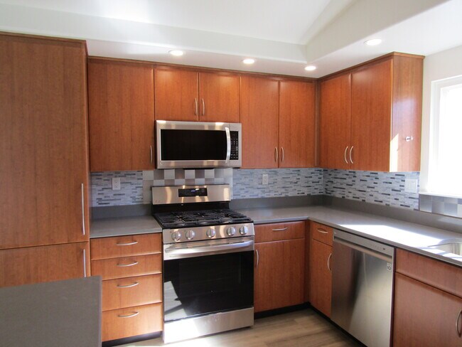 Building Photo - 3585 Via Gala