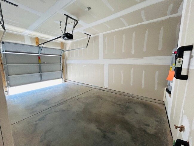 Foto del edificio - BRAND NEW 2-story 1-car garage Jamestown townhome with 3 bedroom 2.5 bath