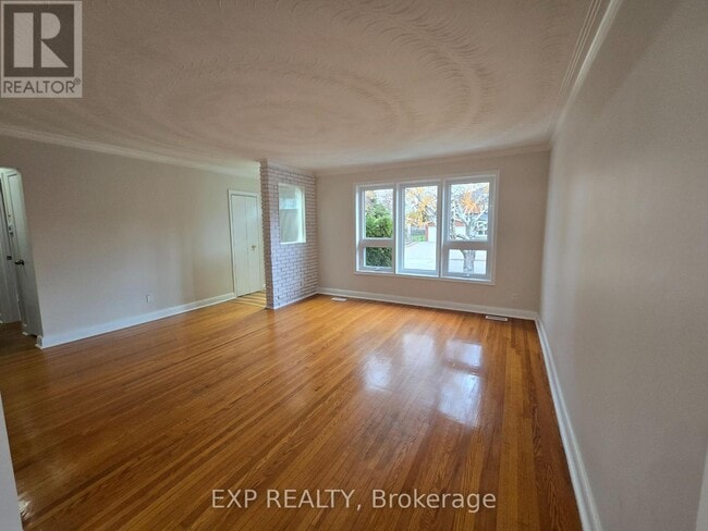 Building Photo - 24 Fulham St