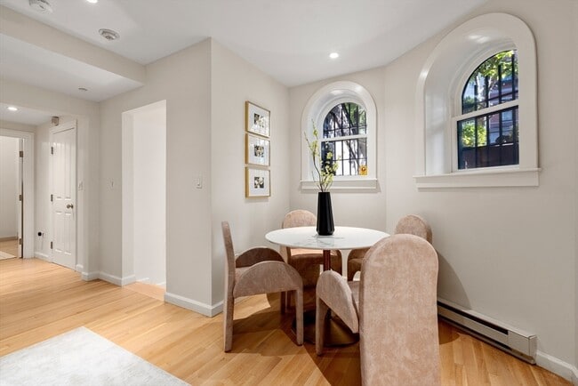 Building Photo - 15 Marlborough St