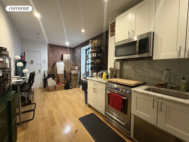 Building Photo - 146 17th St