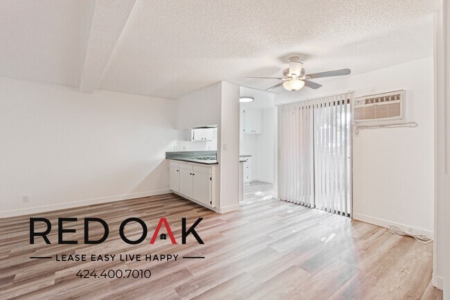 Foto del edificio - 8614 Woodley Ave