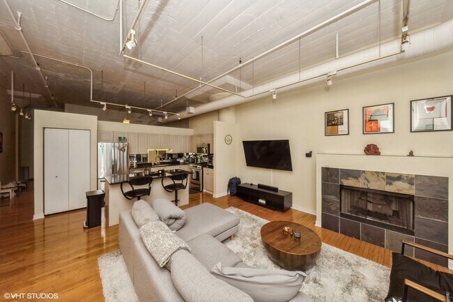 Building Photo - 333 W Hubbard St