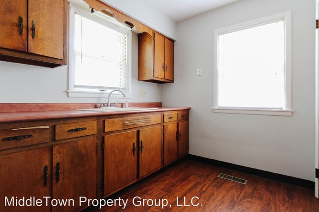 Building Photo - 3 br, 1 bath House - 1304 W Rex St