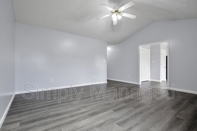Building Photo - 3926 Red Oak Drive
