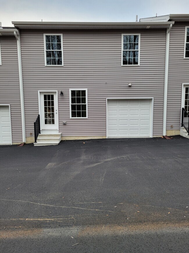 Building Photo - 300 E Nesquehoning St