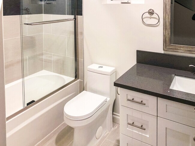 Foto del edificio - 3001 Van Buren Pl