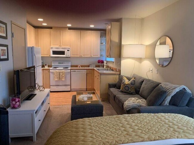 Building Photo - 0 bedroom in Seattle WA 98109