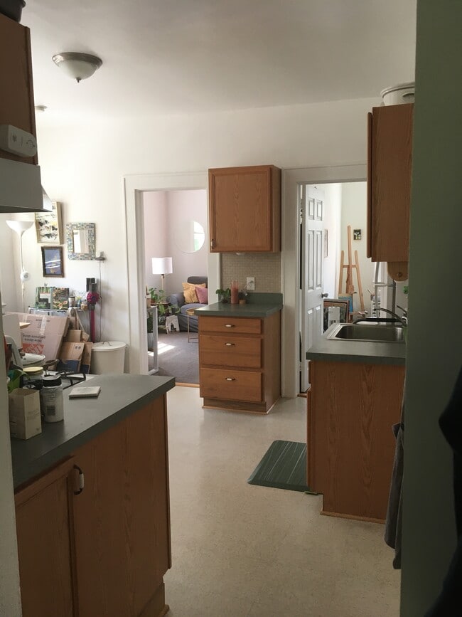 KITCHEN - 32 Grant St