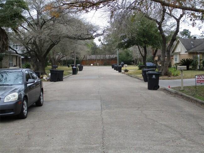 Foto del edificio - 10826 Sugar Hill Dr