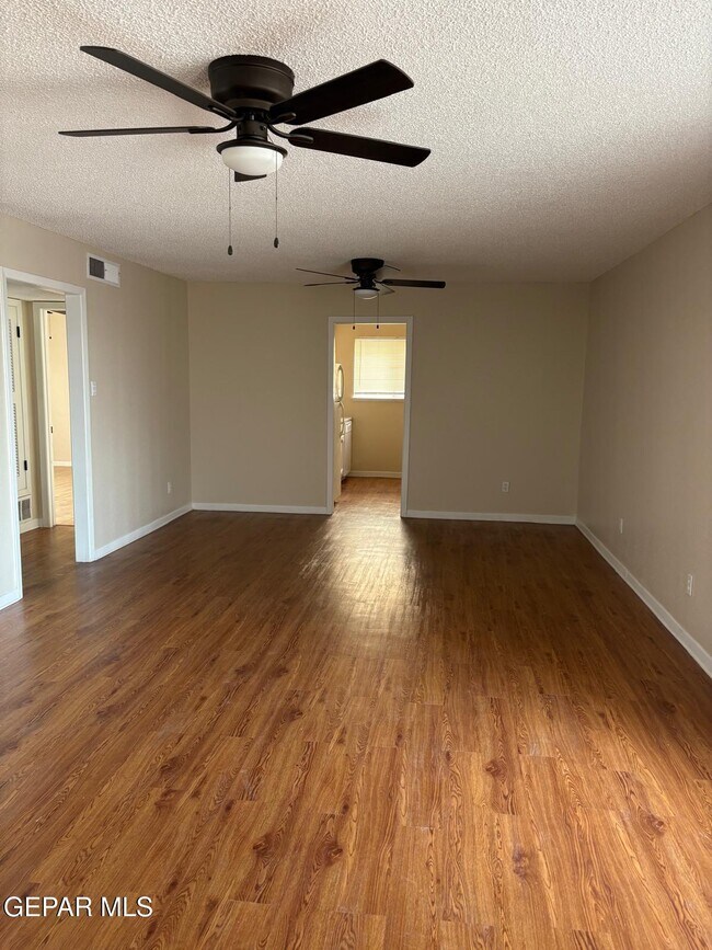 Foto del edificio - 7127 Orizaba Ave