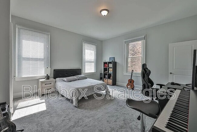 Foto del edificio - 2281 Loth St