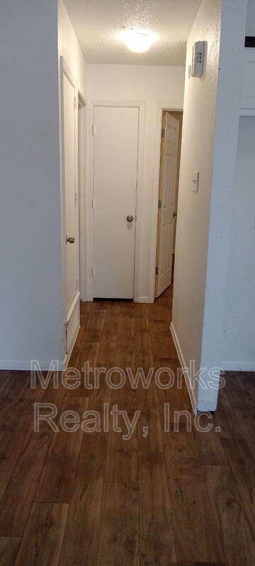 Foto del edificio - 241 S New Hope Rd