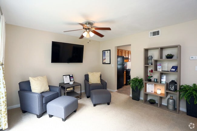 Building Photo - College Square at Harbour View Townhomes