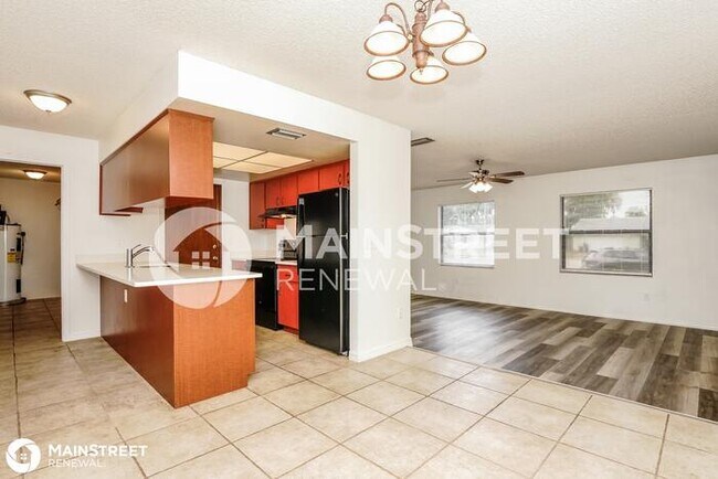 Foto del edificio - 11 Lakeview Cir